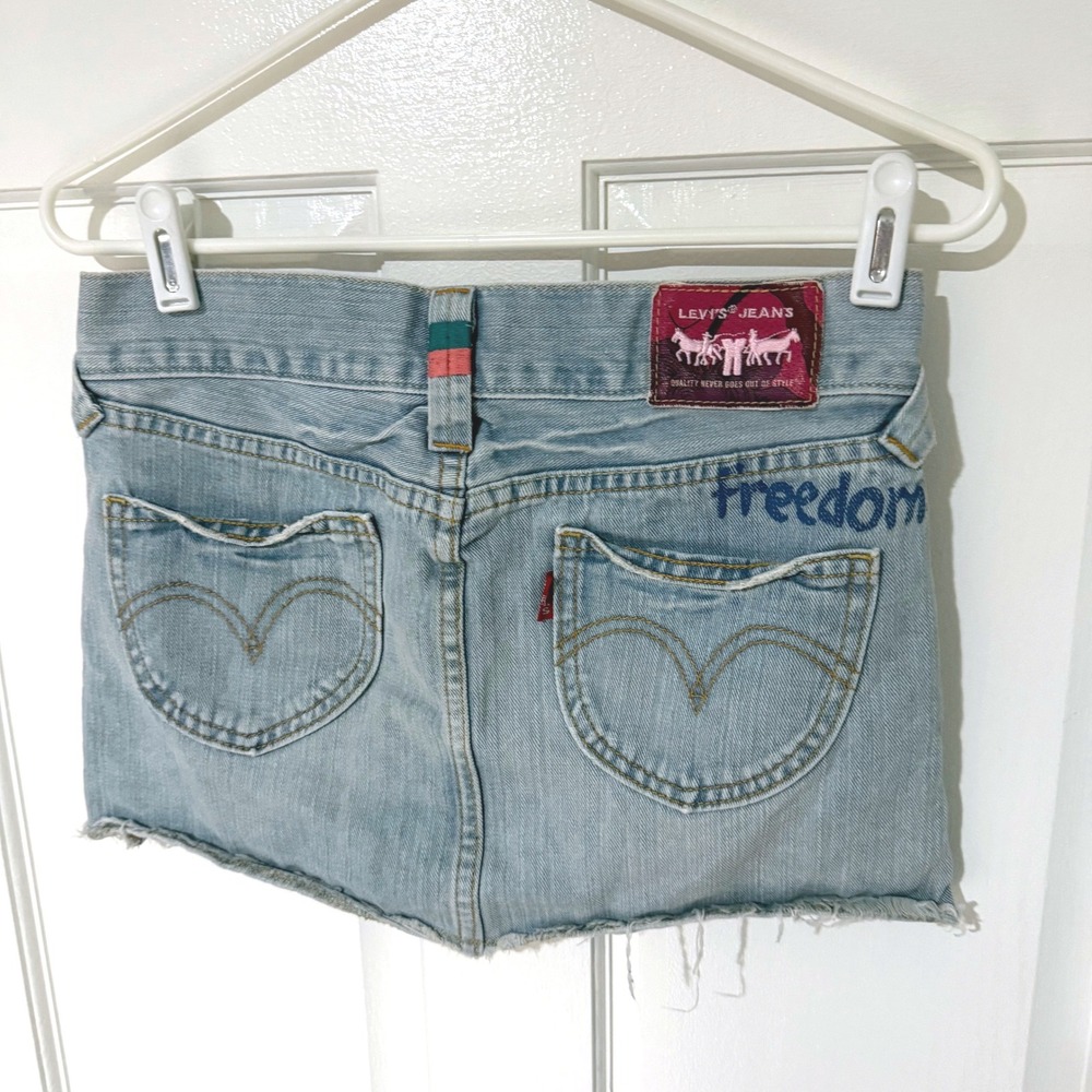 Levis Distressed Denim Mini Skirt Light Wash Liberty Freedom Graphic Size 1